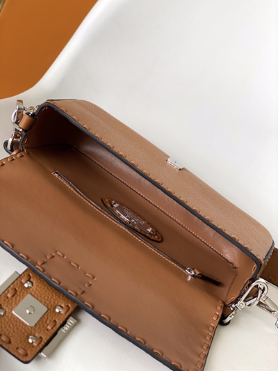 フェンディバッグ細部ディテール